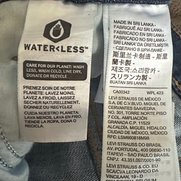 Levi Strauss Women's Classic Bermuda Shorts Denim Size 22W - Picture 4 of 4